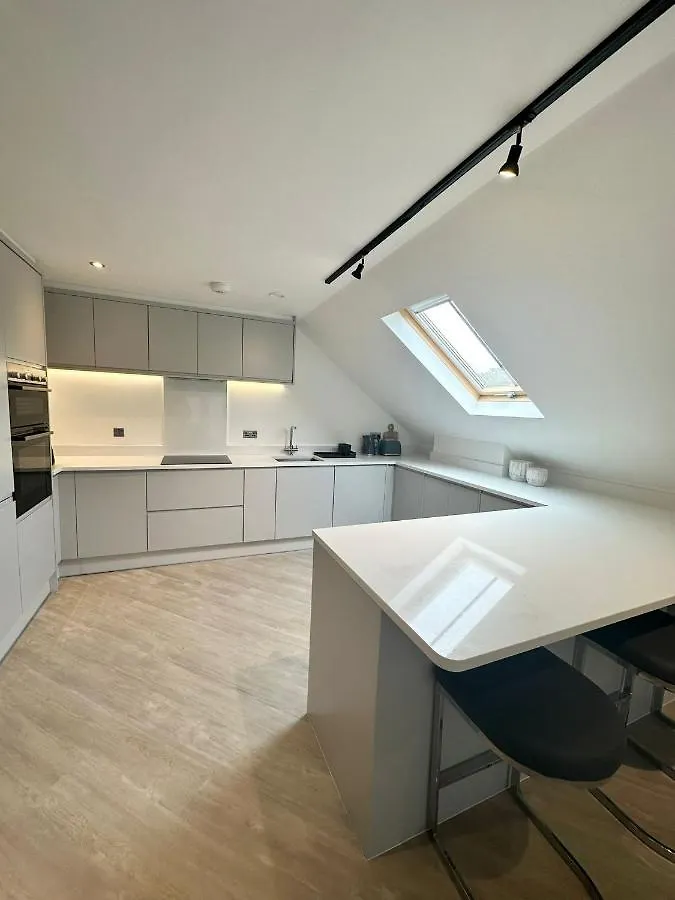 2 Bedroomed Apt By Sefton Park And Spire Hospital Liverpool Apartment