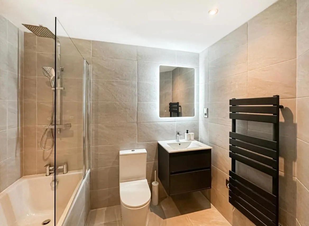 Apartment 2 Bedroomed Apt By Sefton Park And Spire Hospital Liverpool United Kingdom