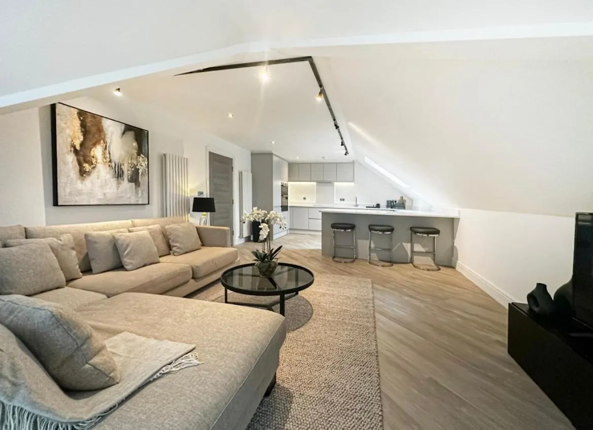 Apartment 2 Bedroomed Apt By Sefton Park And Spire Hospital Liverpool